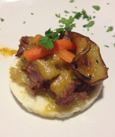 Tosta de carne con pancetatosta de carne con panceta​