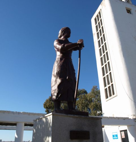 S.Rafael Estatua colona6